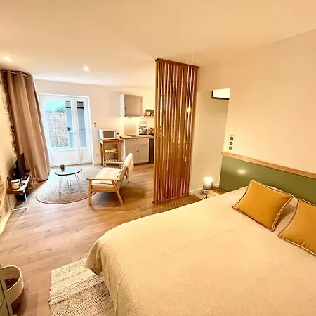 La Merlere : Gite De Charme & Jacuzzi Langon  Exterior foto