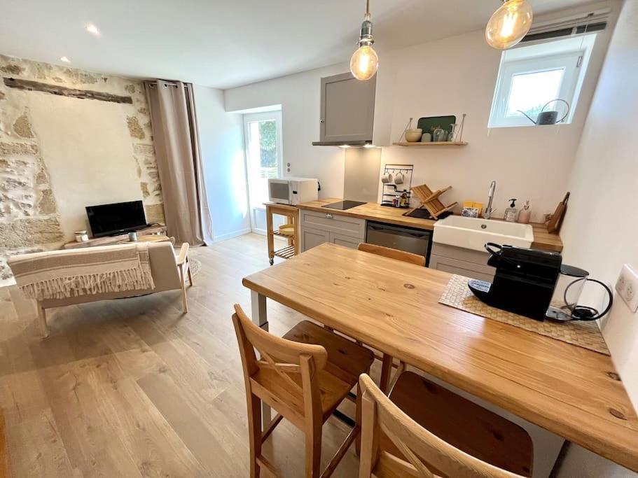 La Merlere : De Charme & Jacuzzi Apartment *