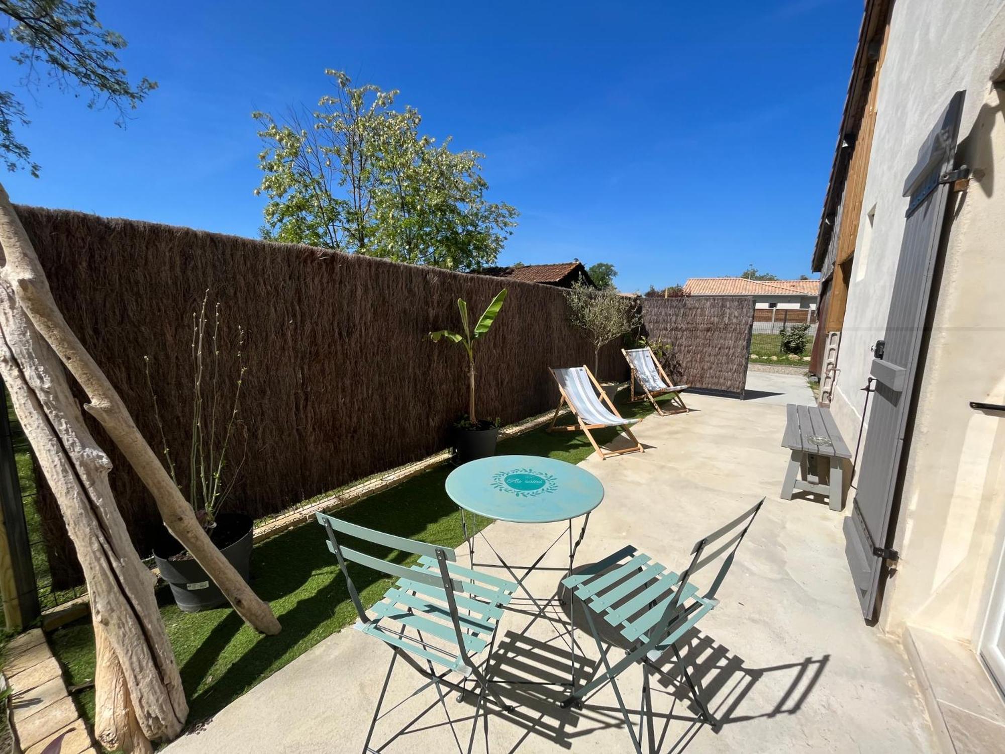 La Merlere : De Charme & Jacuzzi Apartment *